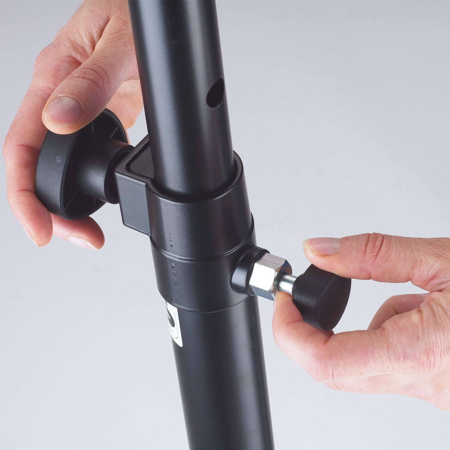 K + M 26736 Speaker Distance Rod (Black)