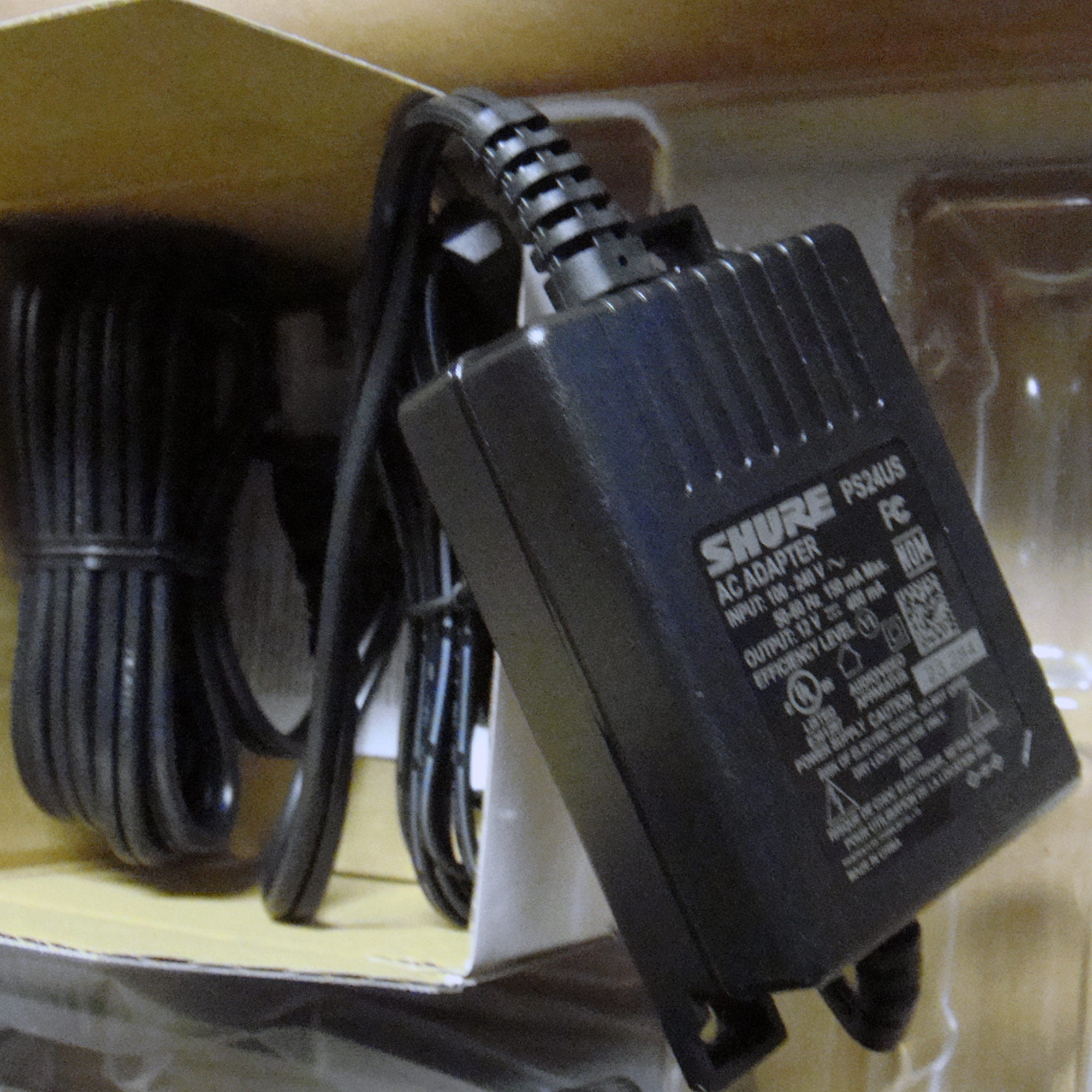 Shure QLXD4 Wireless Receiver (V50 Band - 174-216 MHz) B-Stock 1